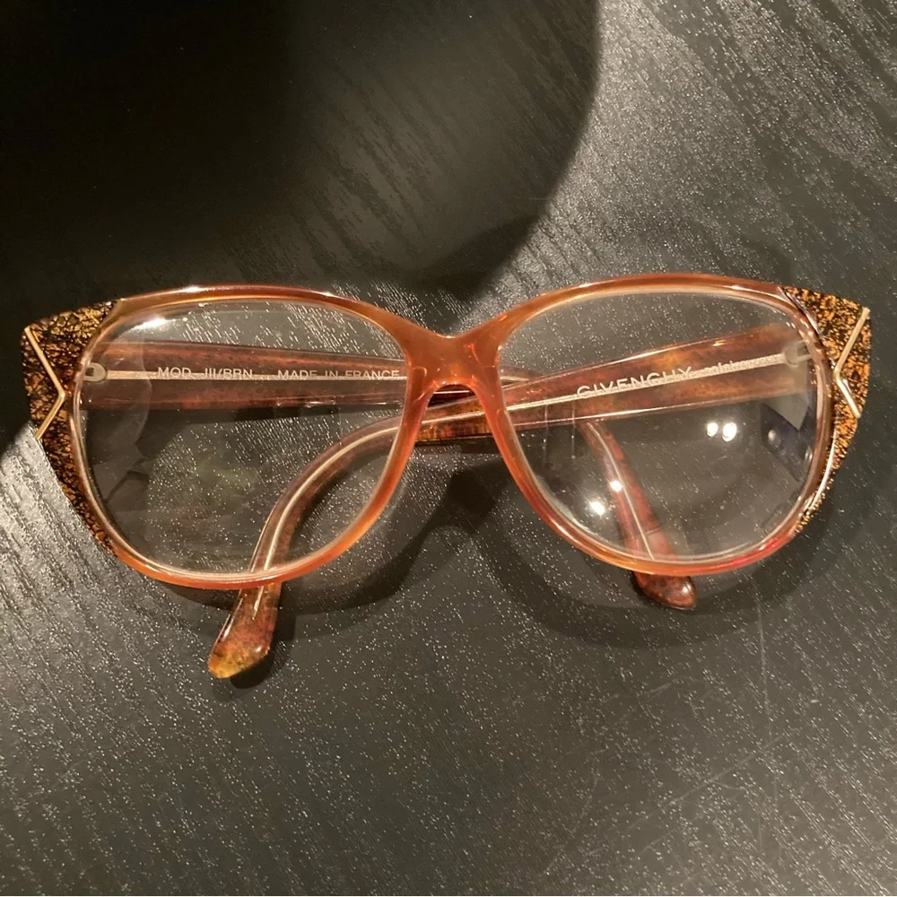 Vintage Givenchy solaire mod 111/BRN oversized glasses; made in France. W/Case.
